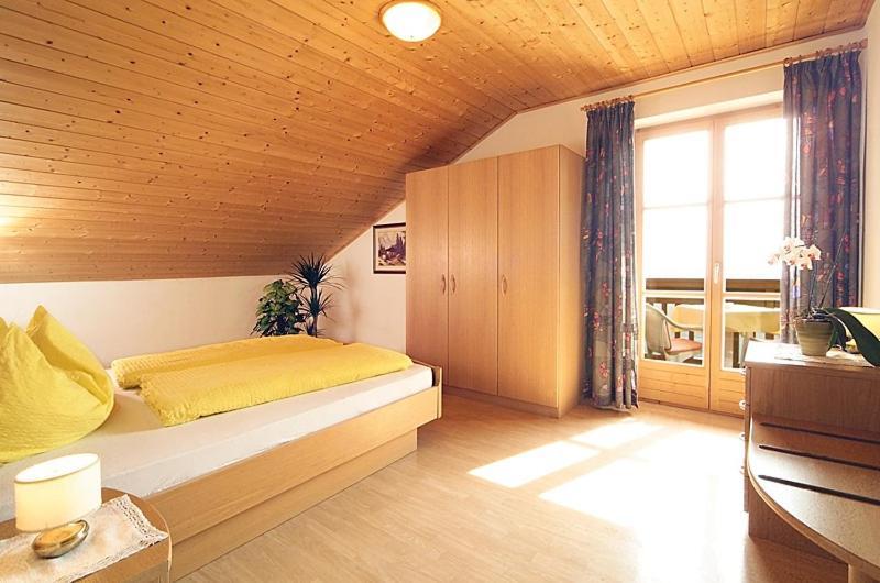 Finkenhof: Ferienwohungen - Urlaub Auf Dem Bauernhof Apartment Termeno Ngoại thất bức ảnh