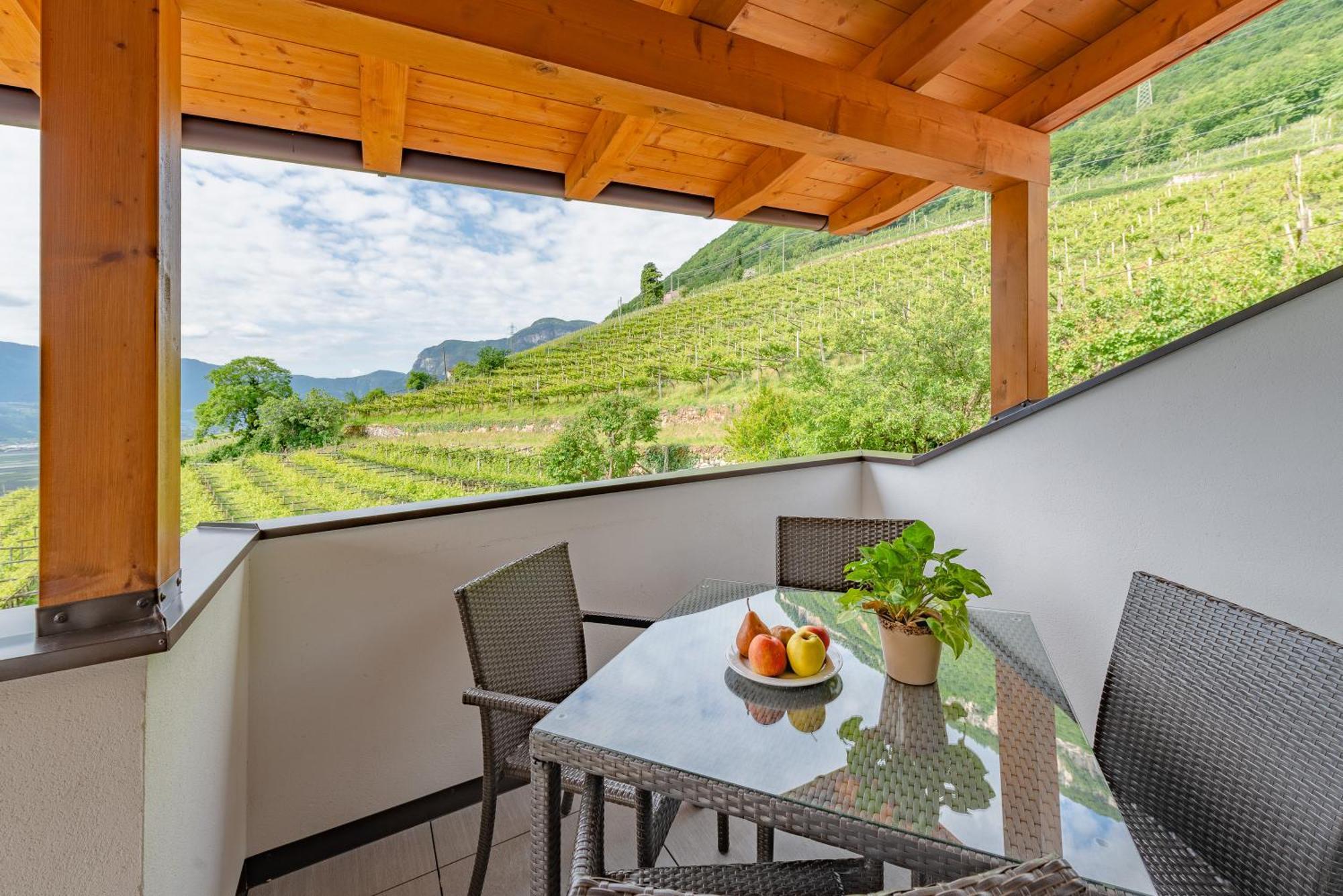 Finkenhof: Ferienwohungen - Urlaub Auf Dem Bauernhof Apartment Termeno Ngoại thất bức ảnh